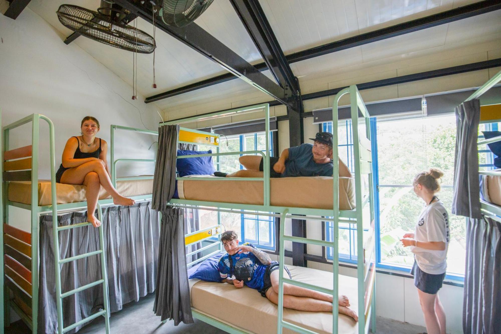 Hangover Hostels เอลลา ภายนอก รูปภาพ