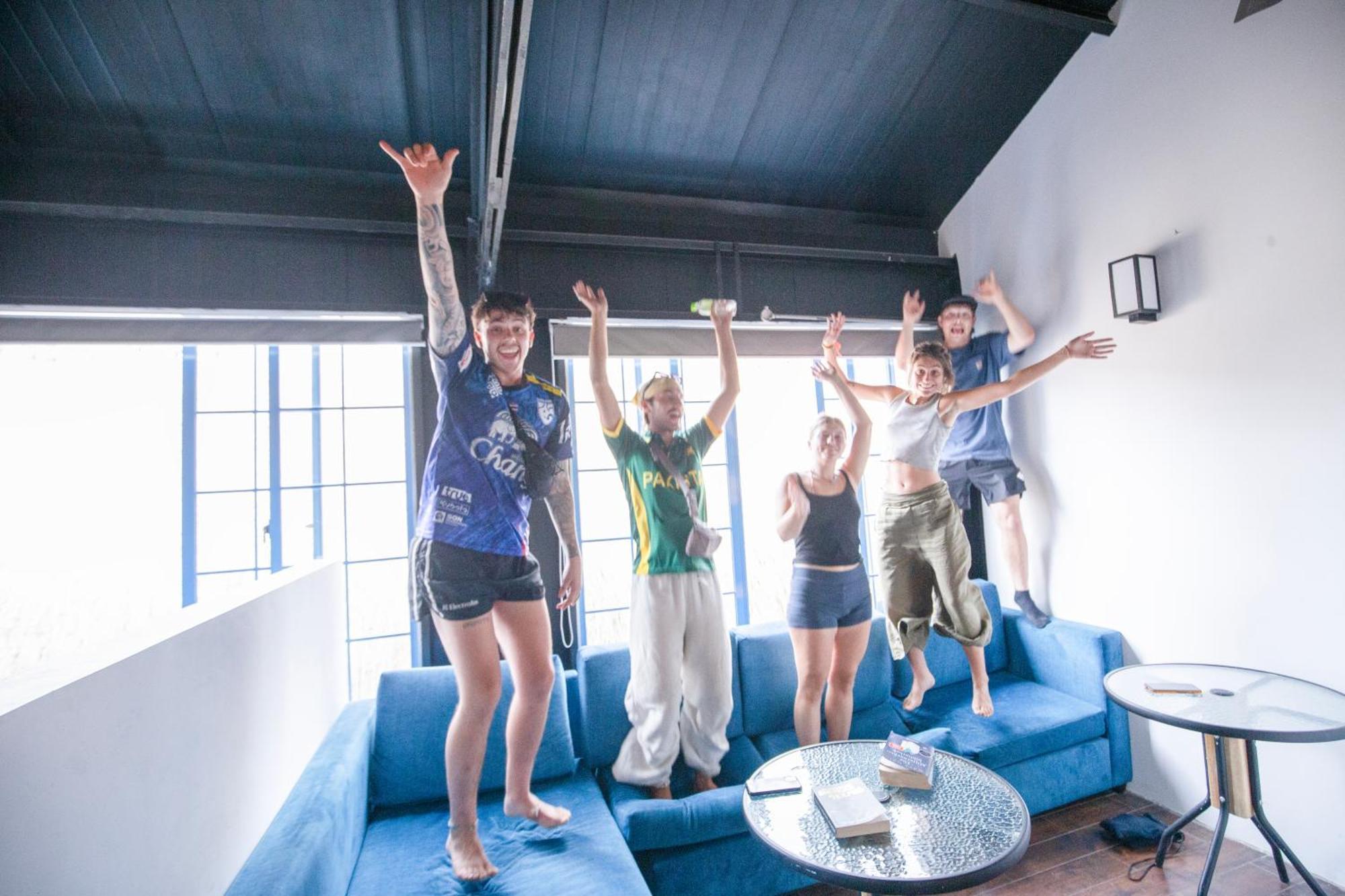 Hangover Hostels เอลลา ภายนอก รูปภาพ