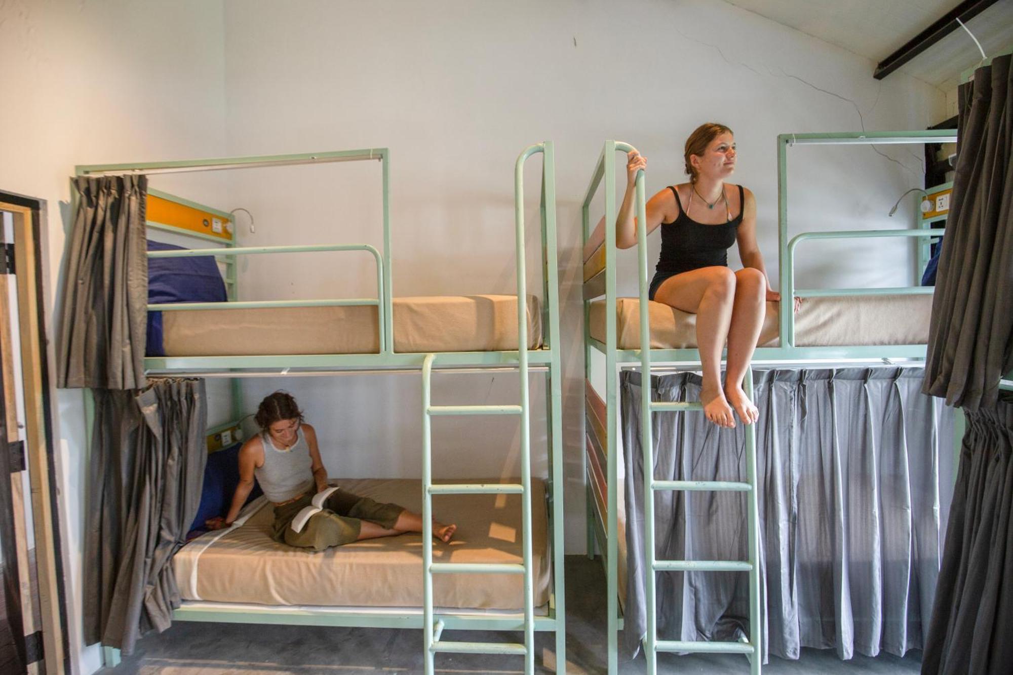 Hangover Hostels เอลลา ภายนอก รูปภาพ