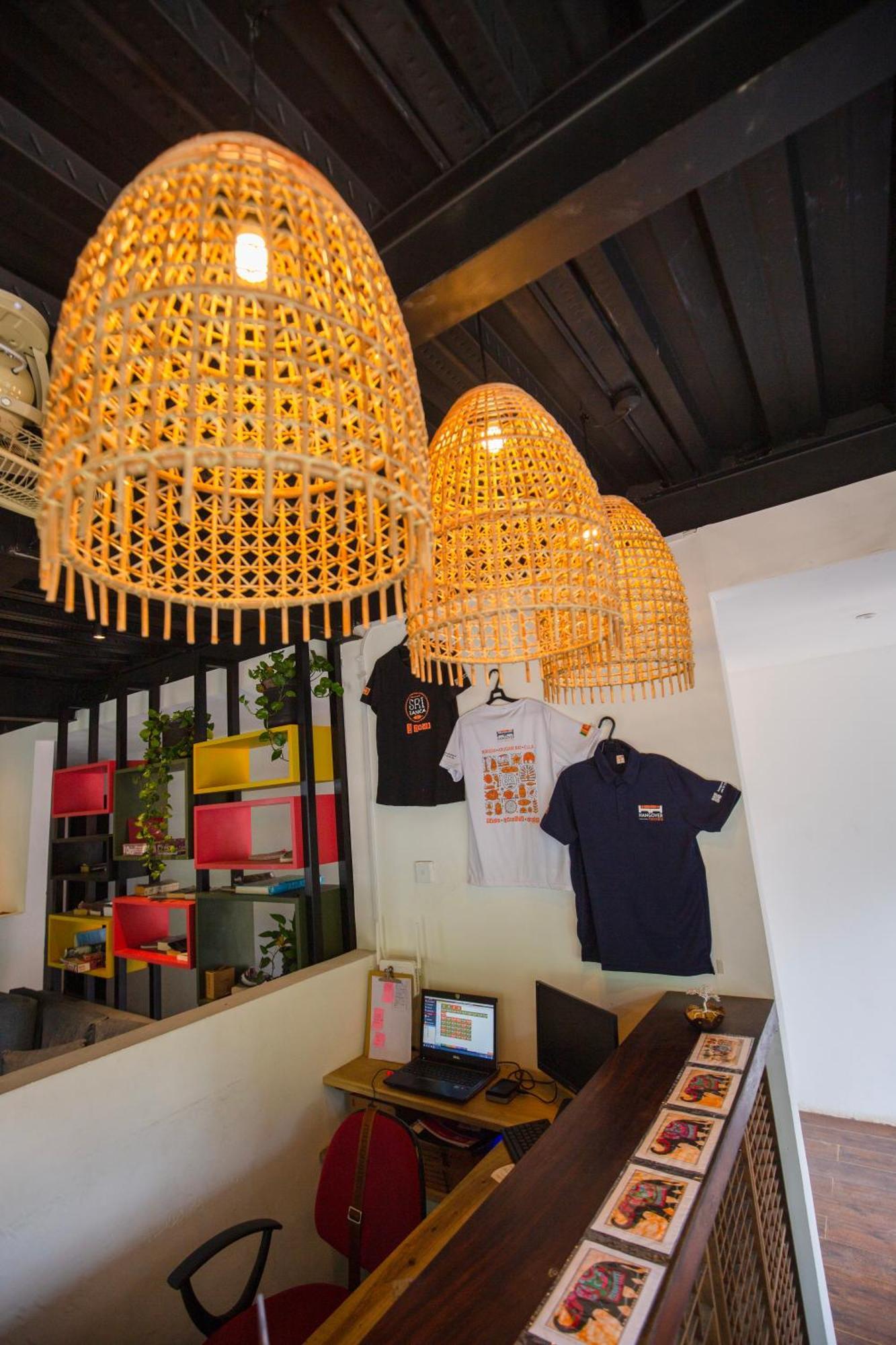 Hangover Hostels เอลลา ภายนอก รูปภาพ